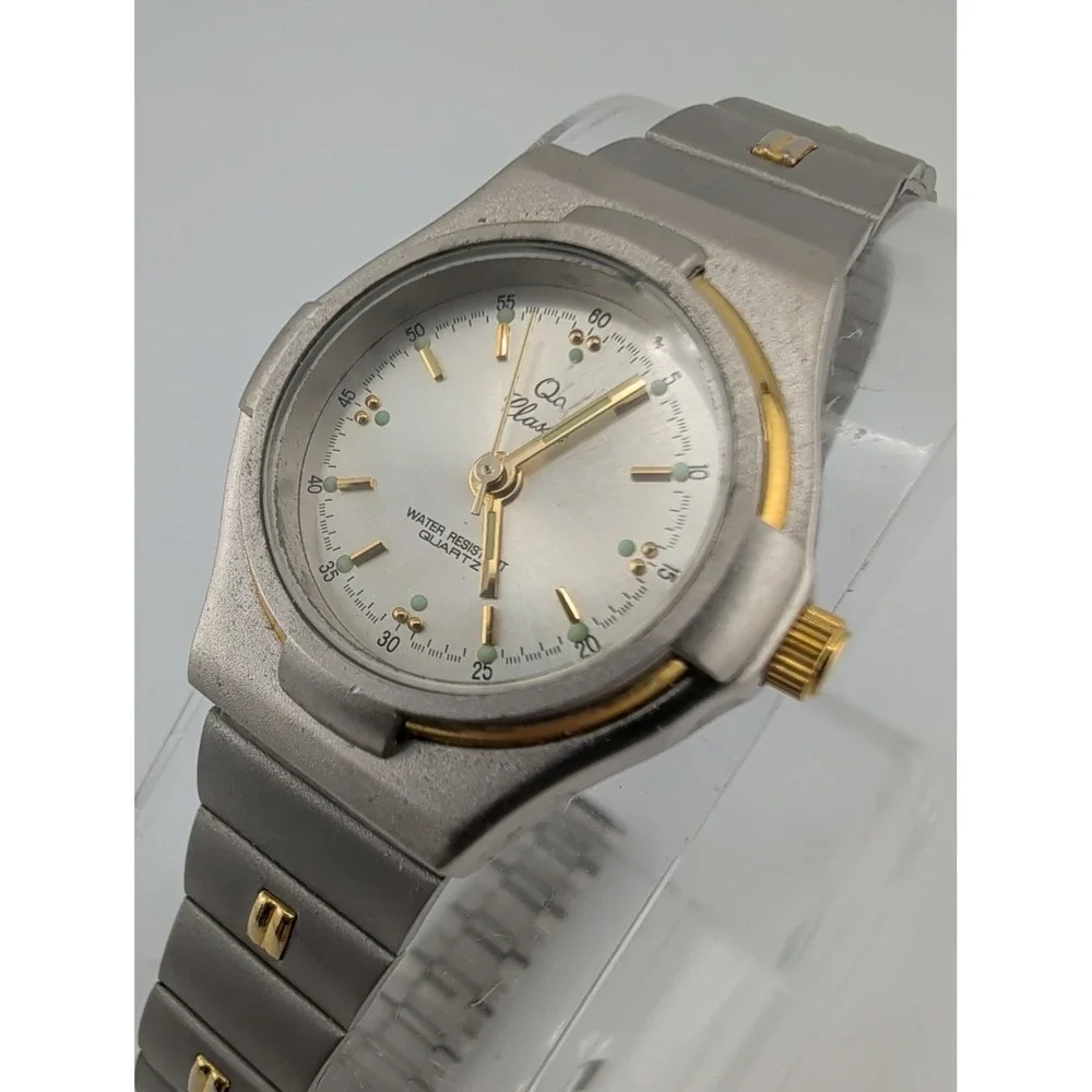 Qo Women's Classic Watch 25mm Case Two Tone Adjustable Band- New Battery